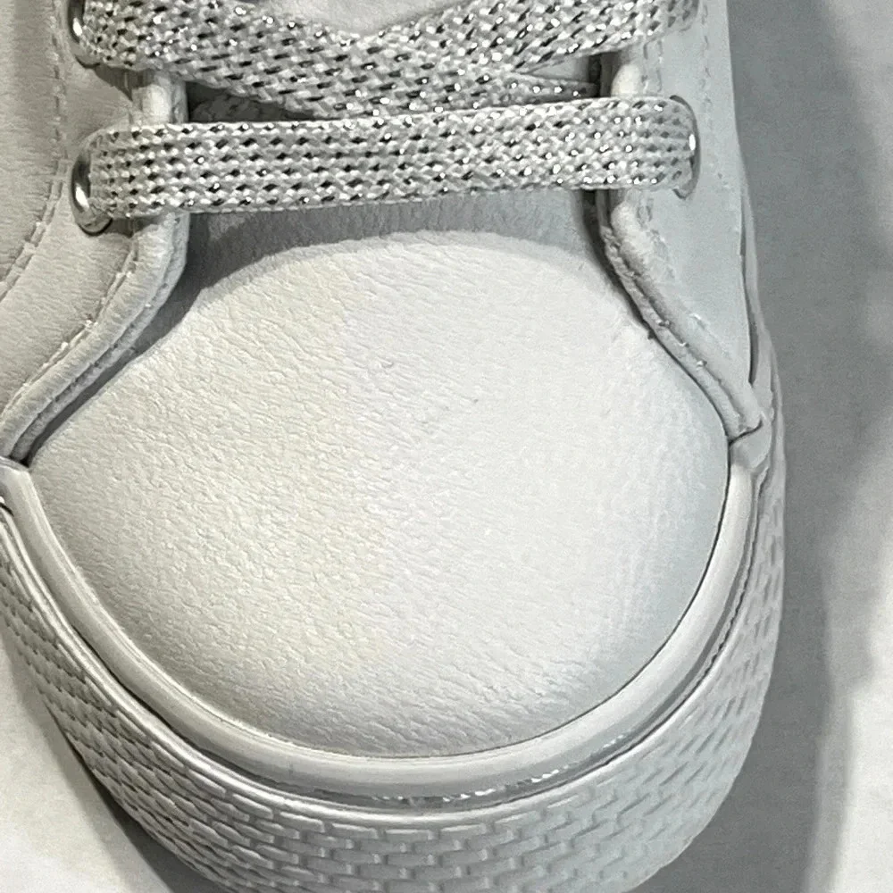 Children Place Girls white low top lace up tennis shoes. Size 11C NWT